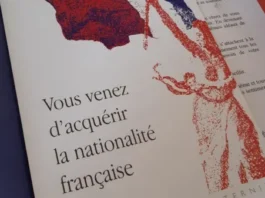 Quelle Est la Différence Entre la Naturalisation par Décret et la Déclaration par Mariage