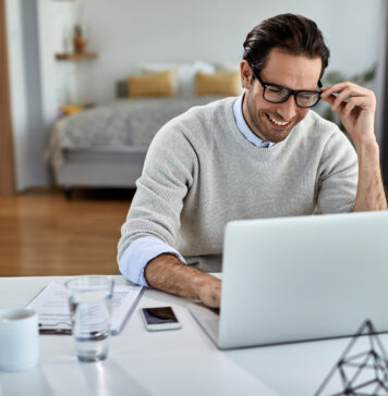 Micro-Entreprise à l’Étranger : Peut-on Facturer des Clients Hors de France ? Micro-Entreprise à l'Étranger : Peut-on Facturer des Clients Hors de France ?