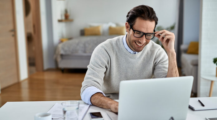 Micro-Entreprise à l’Étranger : Peut-on Facturer des Clients Hors de France ? Micro-Entreprise à l'Étranger : Peut-on Facturer des Clients Hors de France ?