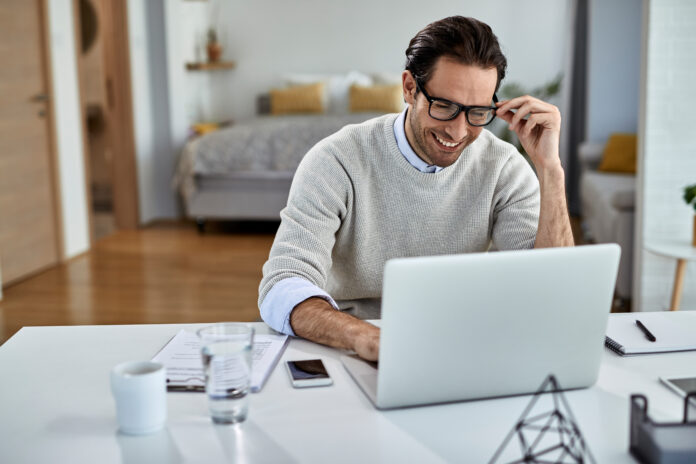 Micro-Entreprise à l'Étranger : Peut-on Facturer des Clients Hors de France ? Micro-Entreprise à l'Étranger : Peut-on Facturer des Clients Hors de France ?